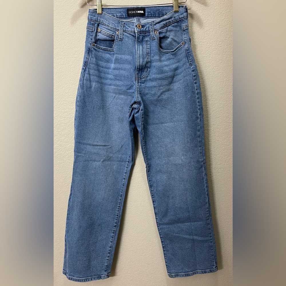 Fashion Nova mom jeans